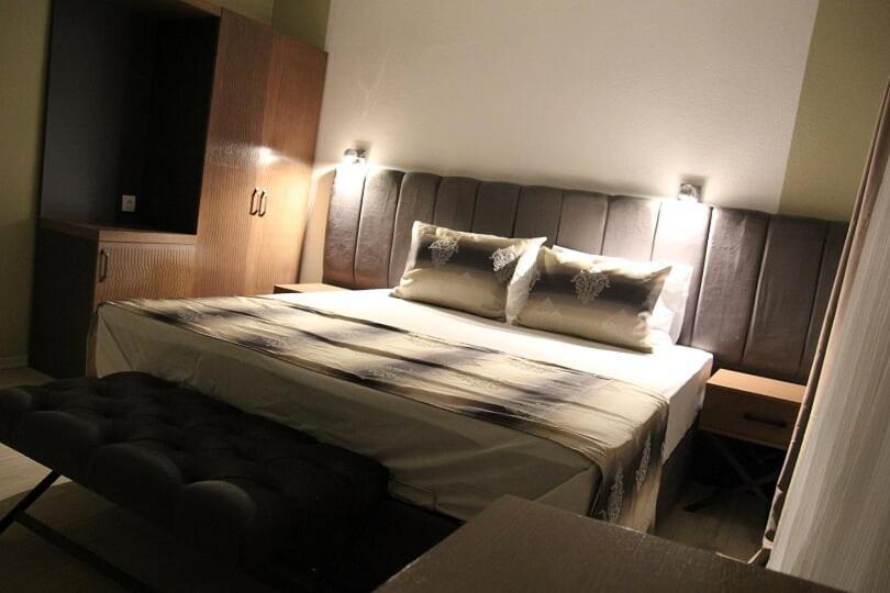 אוברהאוזן Kispet Deluxe Hotels&Suites מראה חיצוני תמונה